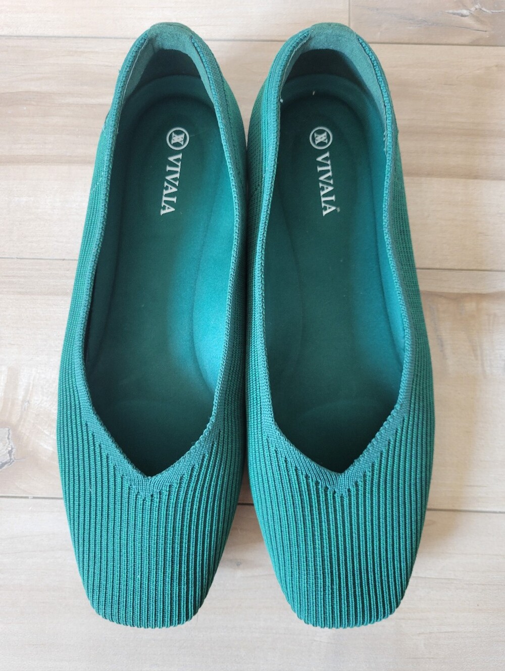 Vivaia Women's Green Margot 2.0 Square Toe V-cut Flat Shoe Washable 40 Wide